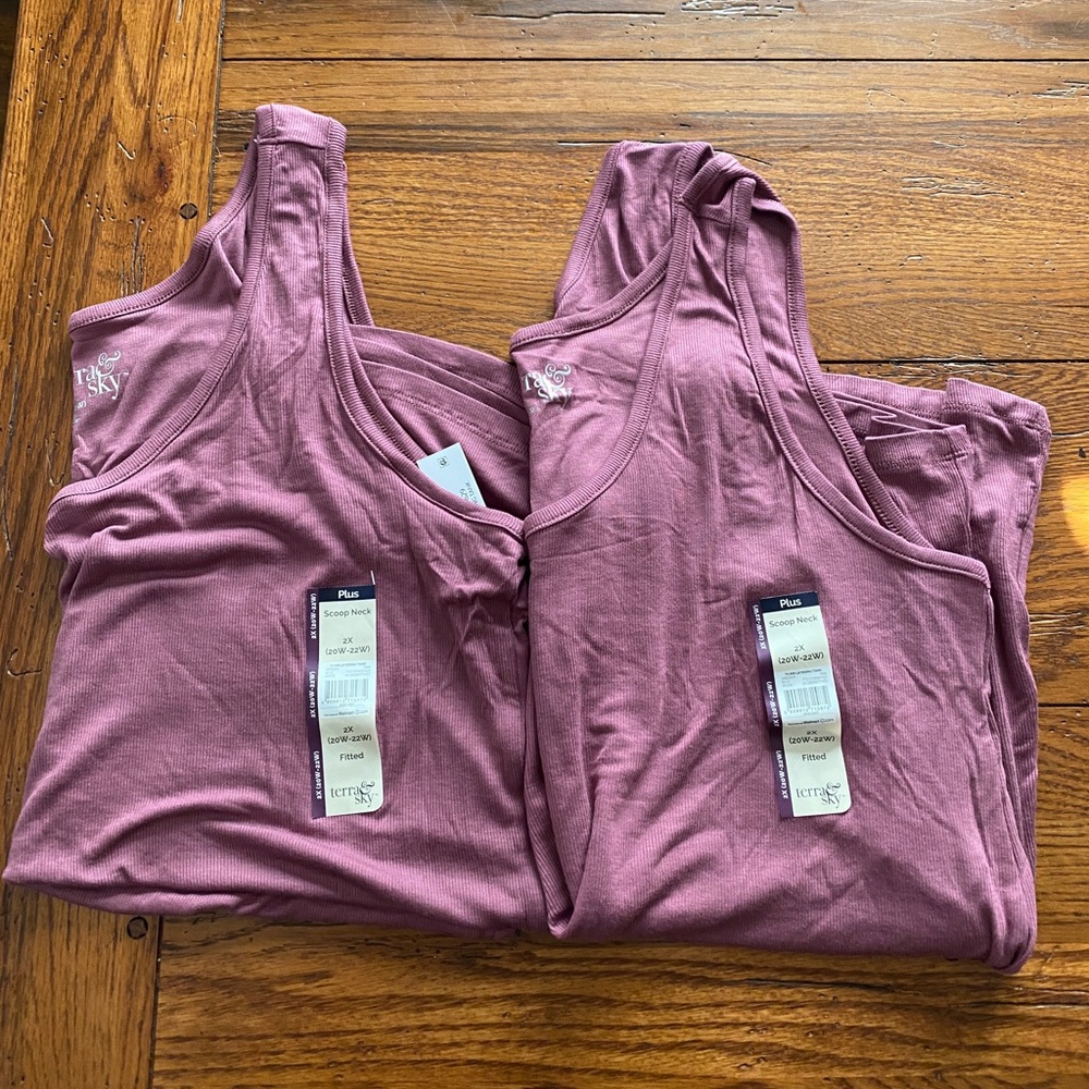 2 Tank tops
